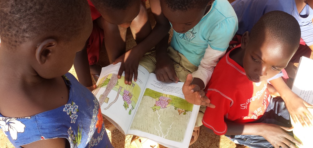 kids reading books